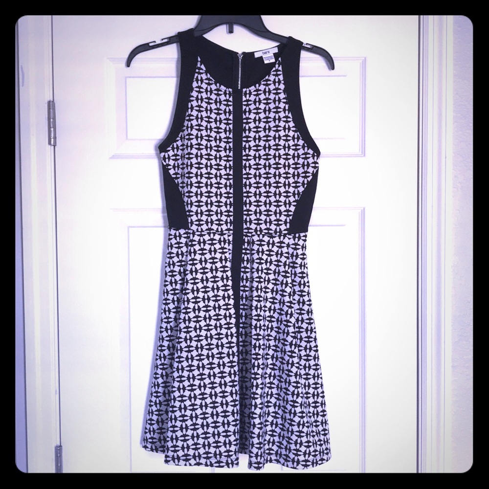 Bar III sleeveless geometric dress